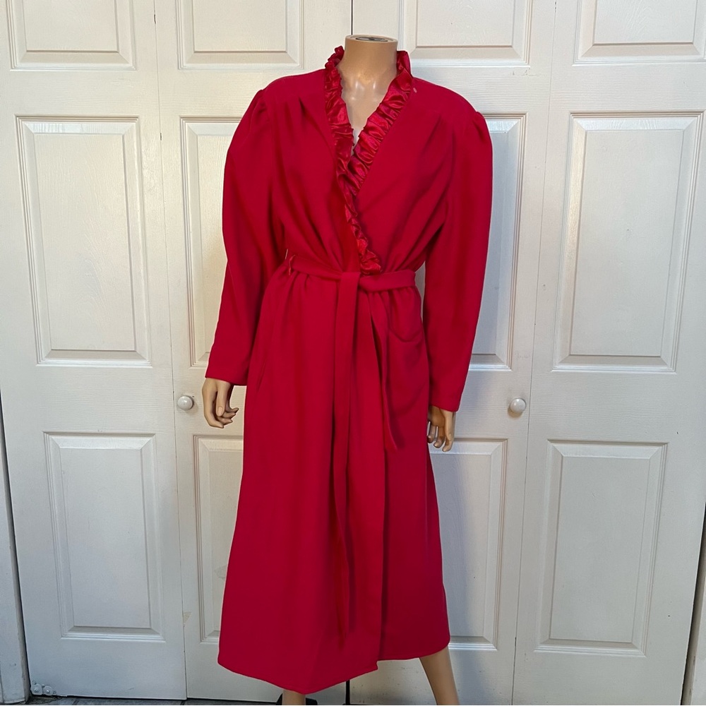 Carriage Court SEARS Red Ruffled Robe Polyester Women’s Size M-L - Picture 11 of 16